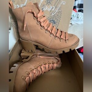 Schutz booties